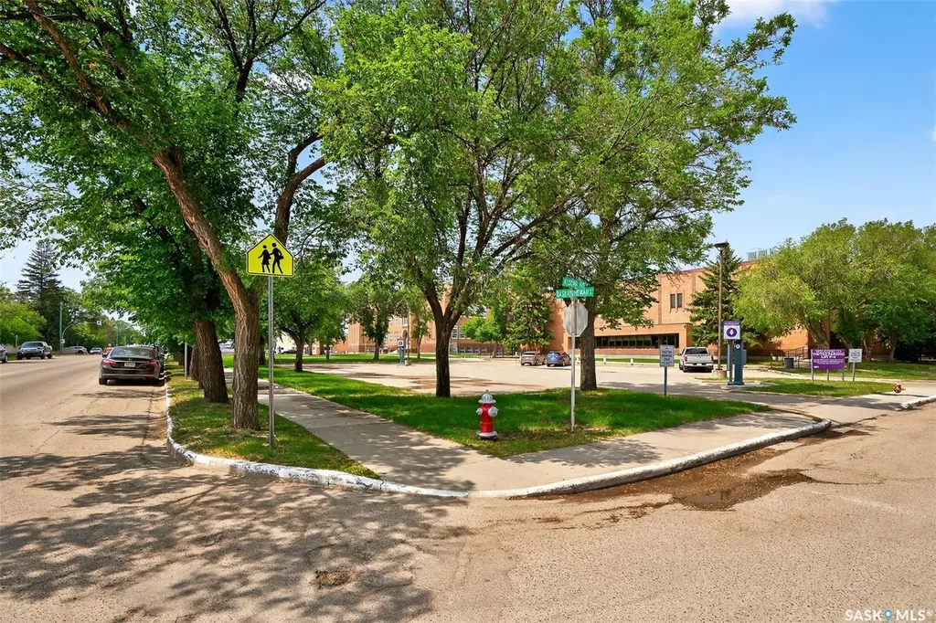 524 Saskatchewan Street W Moose Jaw SK S6H 0V5