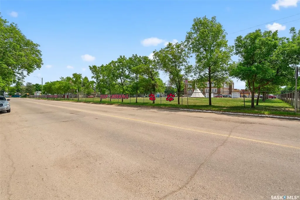 524 Saskatchewan Street W Moose Jaw SK S6H 0V5