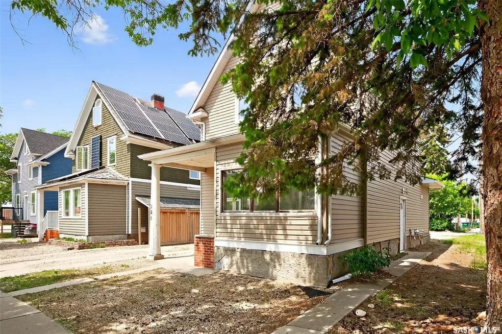 524 Saskatchewan Street W Moose Jaw SK S6H 0V5