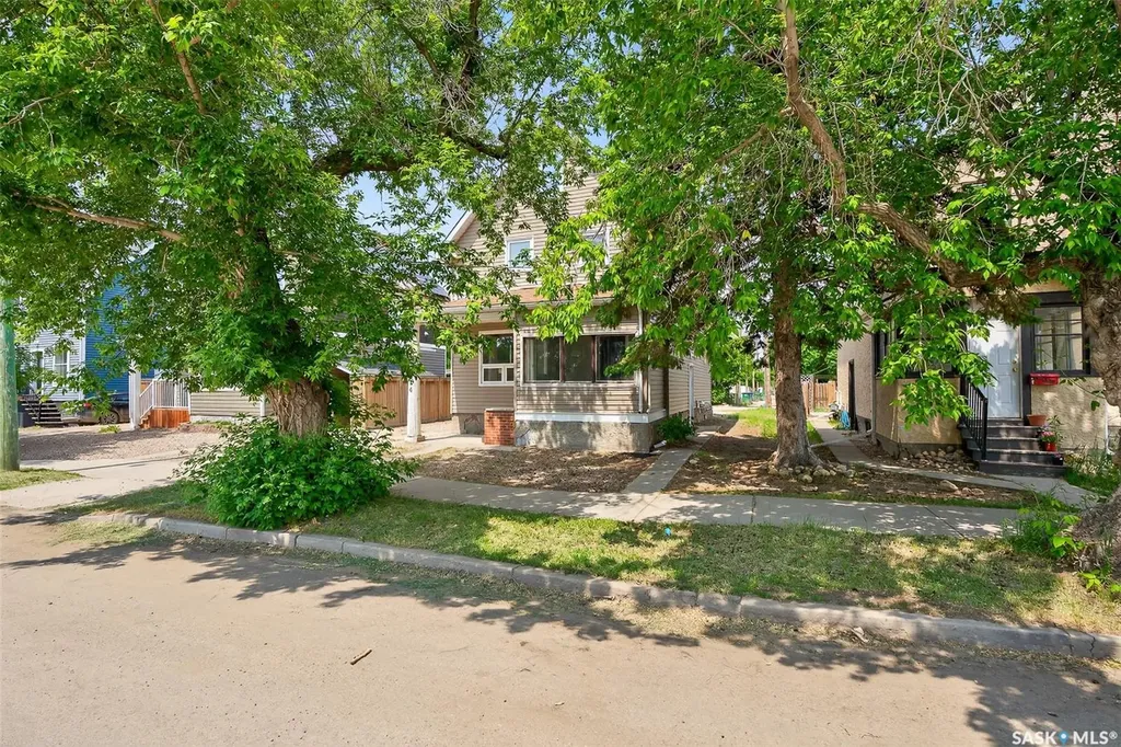 524 Saskatchewan Street W Moose Jaw SK S6H 0V5