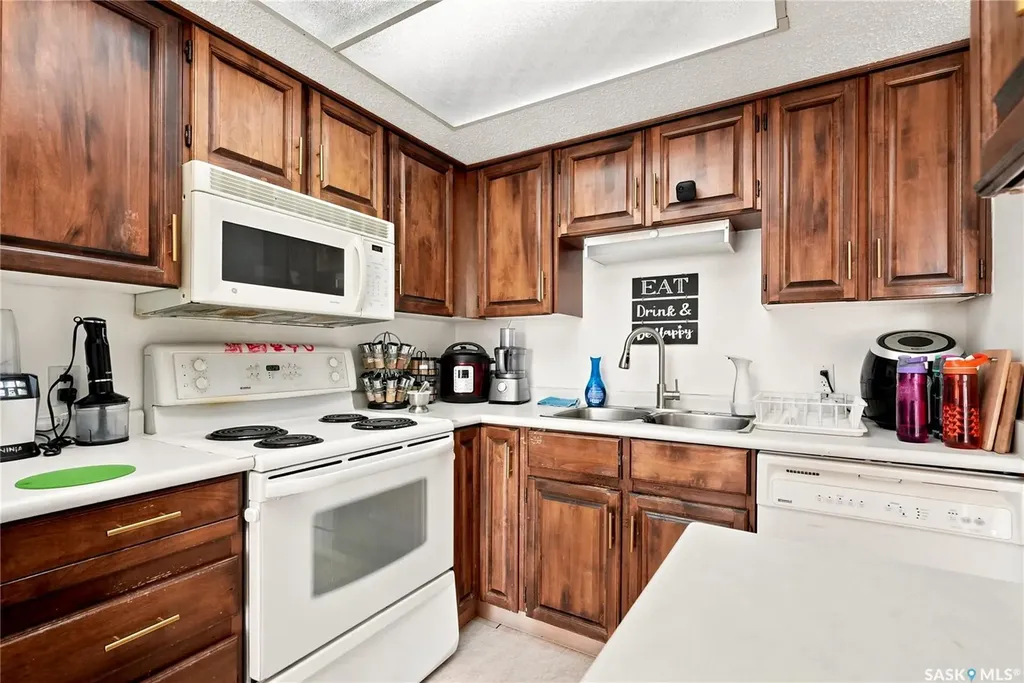 315 5th Avenue N Saskatoon SK S7K 5Z8