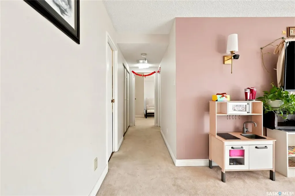 315 5th Avenue N Saskatoon SK S7K 5Z8