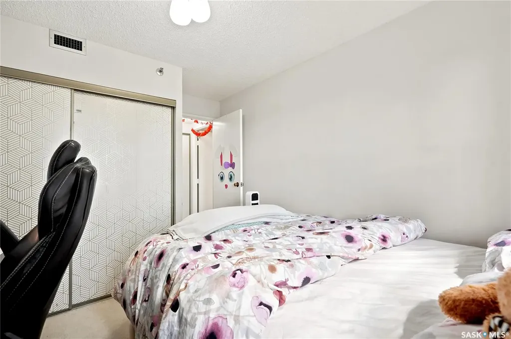 315 5th Avenue N Saskatoon SK S7K 5Z8