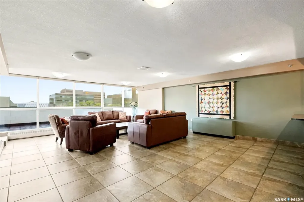 315 5th Avenue N Saskatoon SK S7K 5Z8