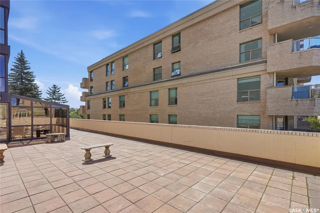 315 5th Avenue N Saskatoon SK S7K 5Z8