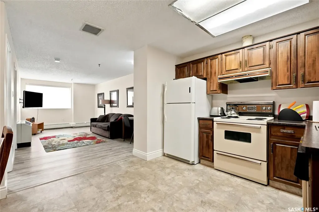 315 5th Avenue N Saskatoon SK S7K 5Z8