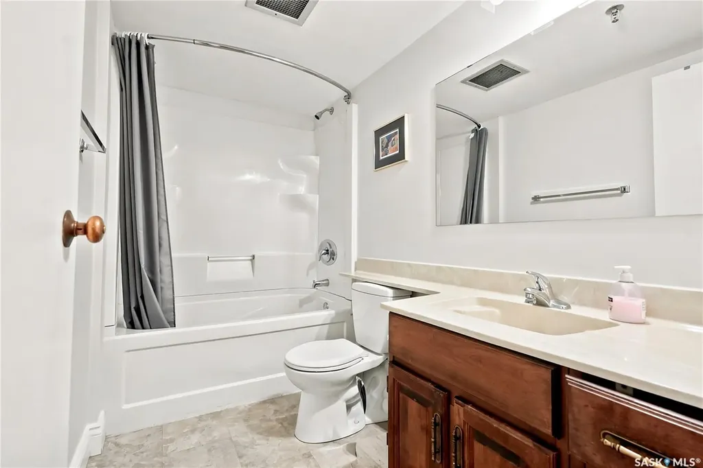 315 5th Avenue N Saskatoon SK S7K 5Z8