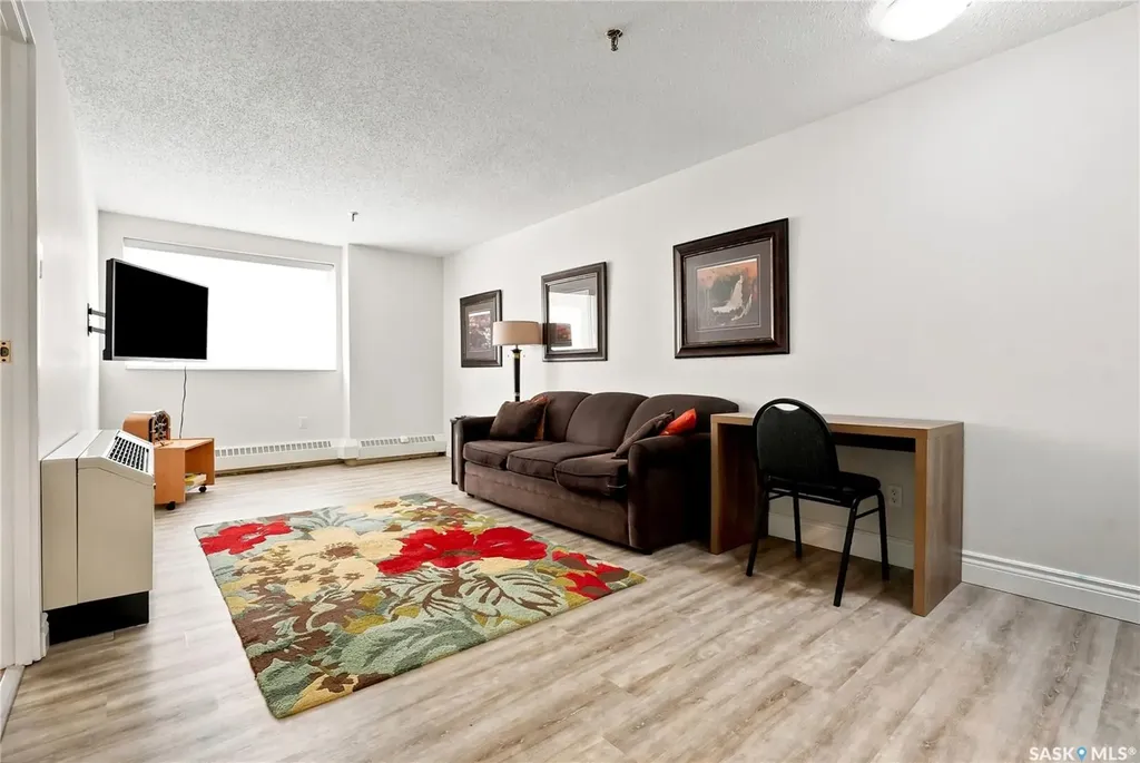 315 5th Avenue N Saskatoon SK S7K 5Z8