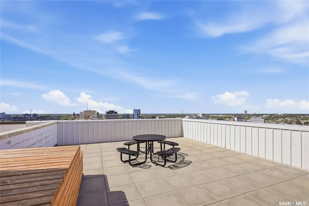 315 5th Avenue N Saskatoon SK S7K 5Z8
