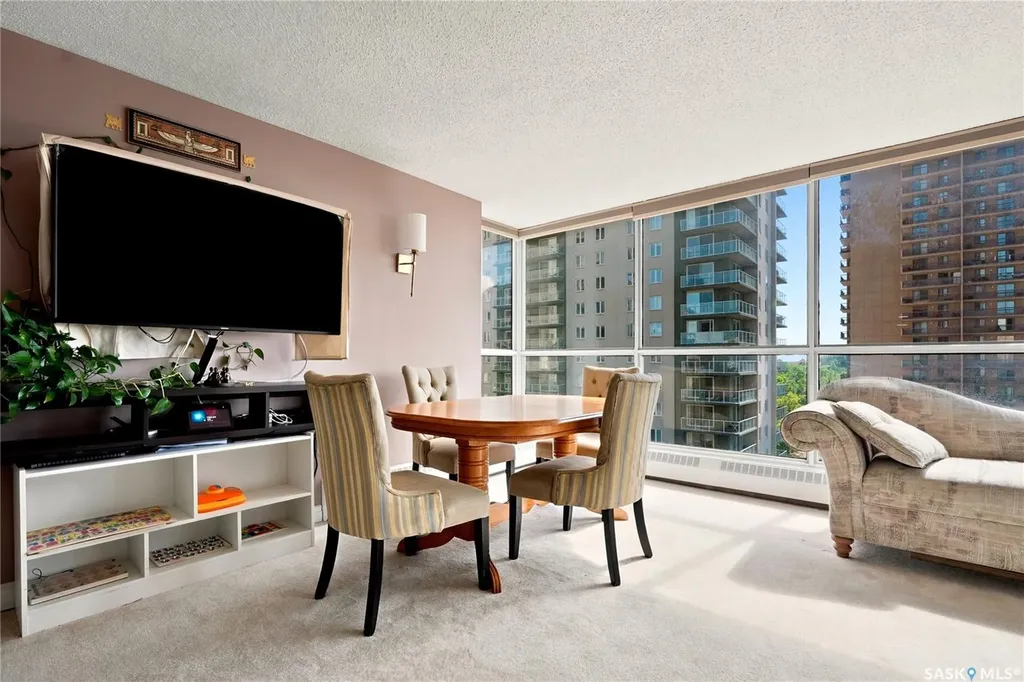 315 5th Avenue N Saskatoon SK S7K 5Z8