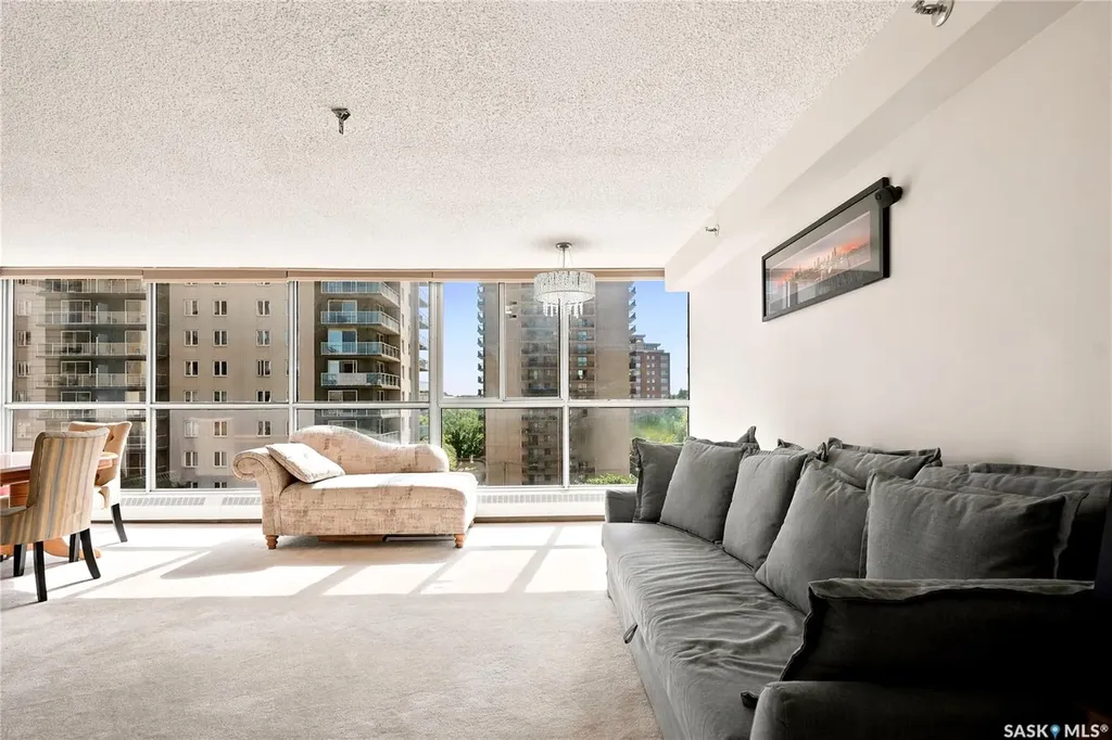 315 5th Avenue N Saskatoon SK S7K 5Z8