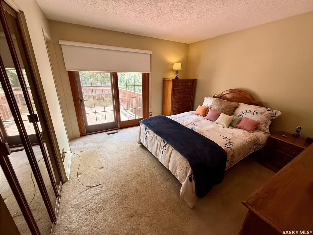 15 Fuhrmann Crescent Regina SK S4R 5S4