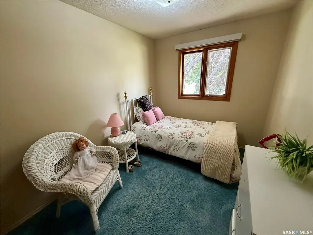 15 Fuhrmann Crescent Regina SK S4R 5S4