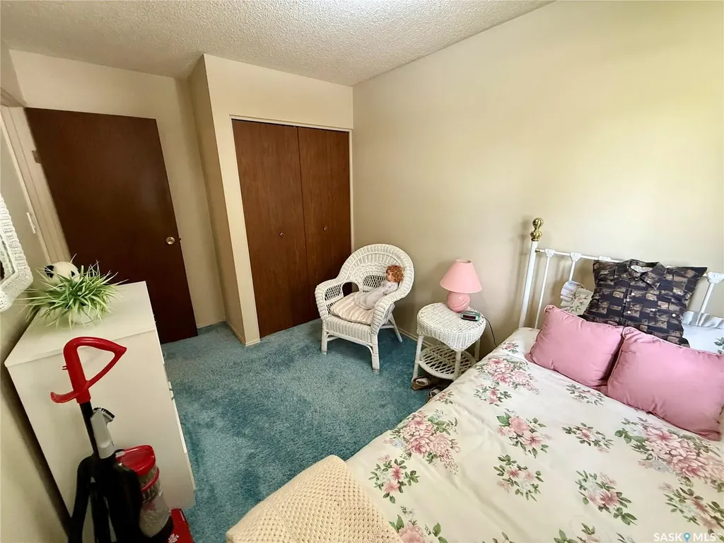 15 Fuhrmann Crescent Regina SK S4R 5S4