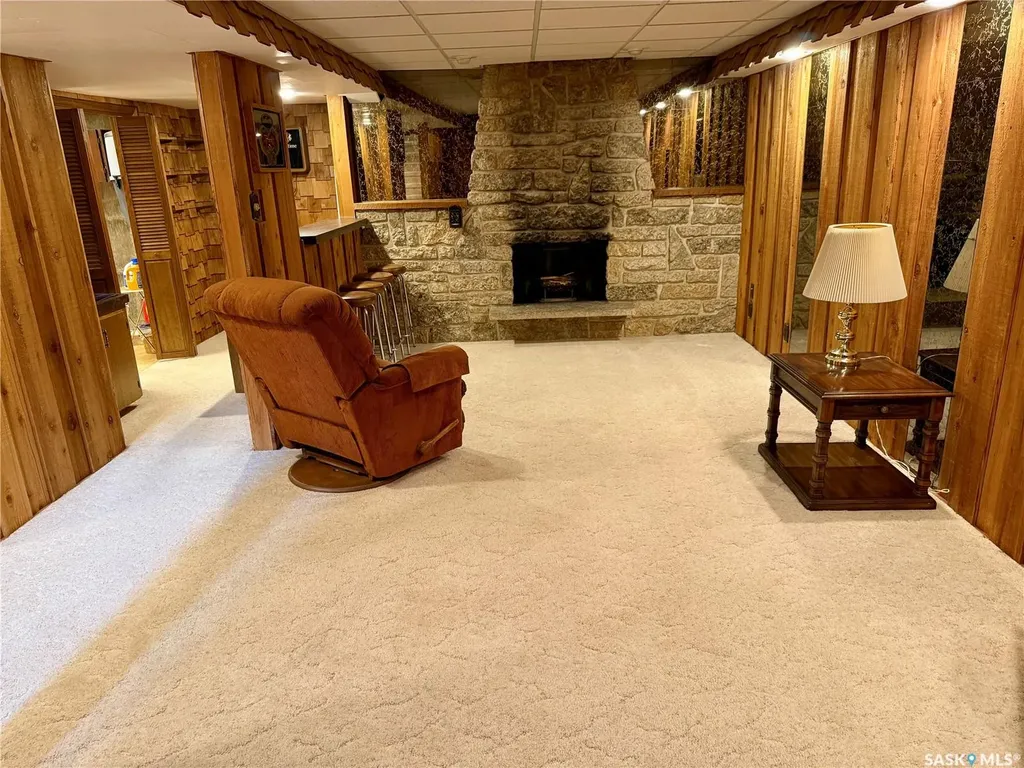 15 Fuhrmann Crescent Regina SK S4R 5S4
