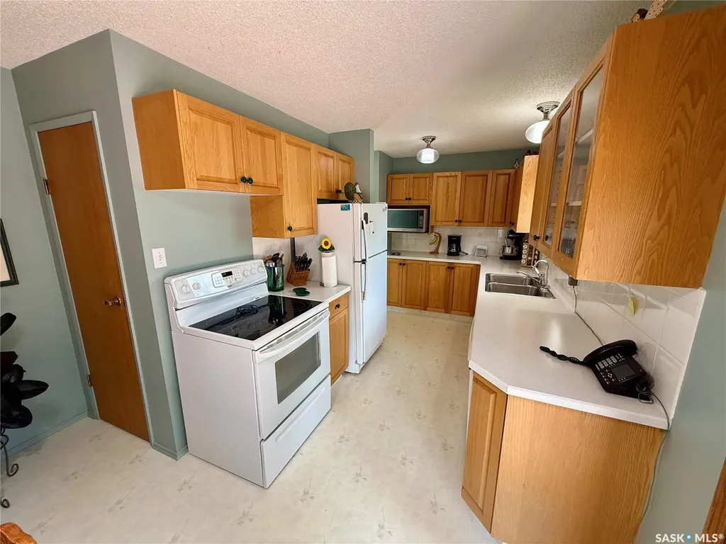 15 Fuhrmann Crescent Regina SK S4R 5S4