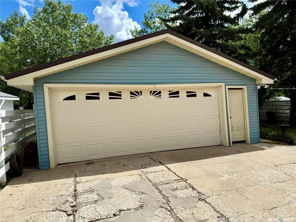 15 Fuhrmann Crescent Regina SK S4R 5S4
