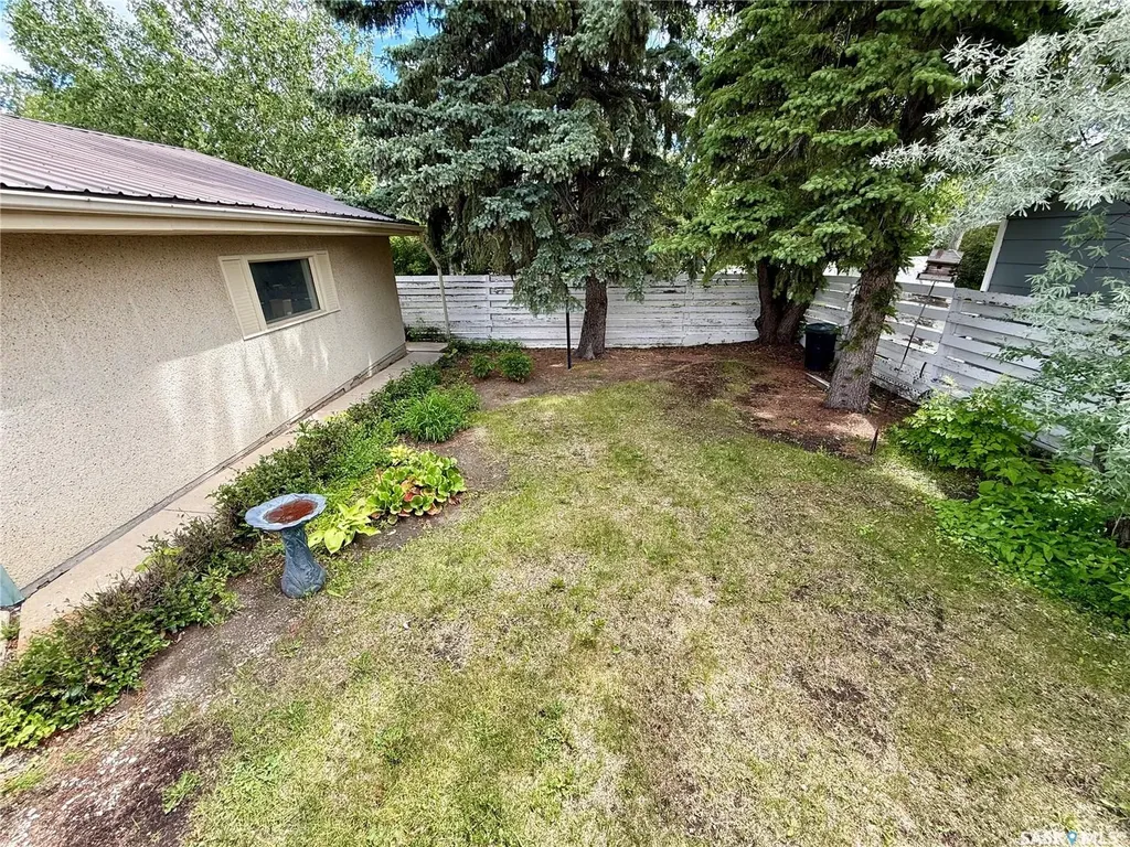 15 Fuhrmann Crescent Regina SK S4R 5S4