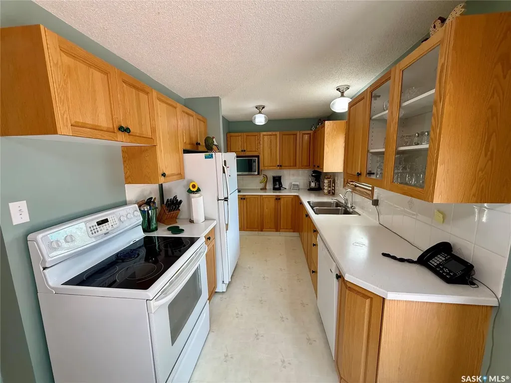 15 Fuhrmann Crescent Regina SK S4R 5S4