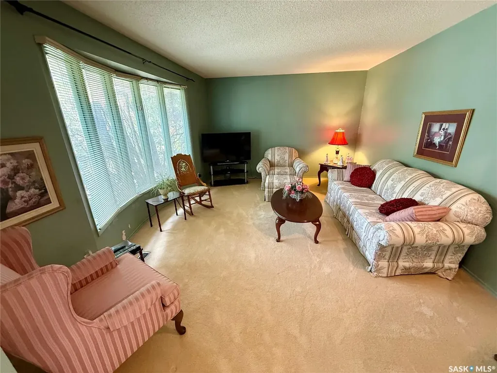 15 Fuhrmann Crescent Regina SK S4R 5S4