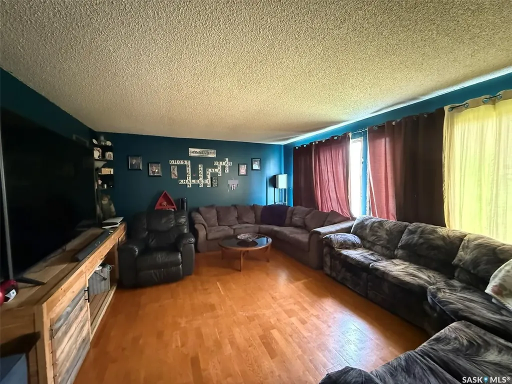221 Macaskill Avenue Glaslyn SK S0M 0Y0