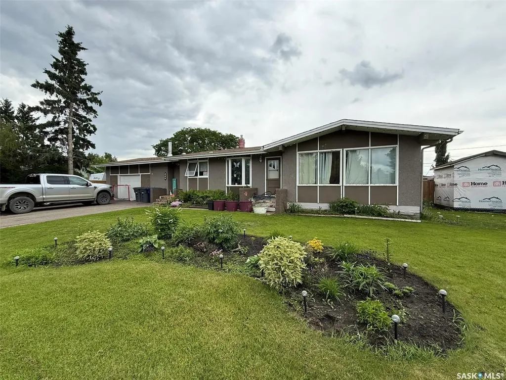 221 Macaskill Avenue Glaslyn SK S0M 0Y0