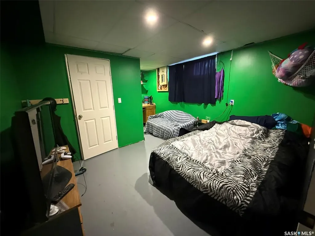 221 Macaskill Avenue Glaslyn SK S0M 0Y0