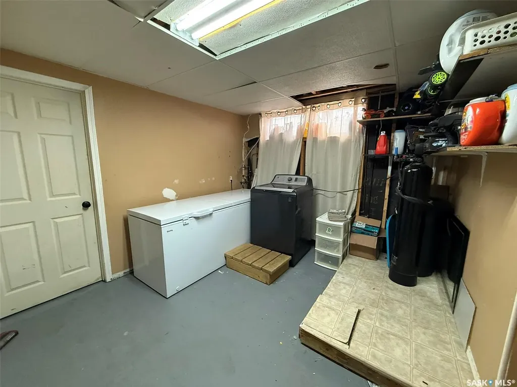 221 Macaskill Avenue Glaslyn SK S0M 0Y0