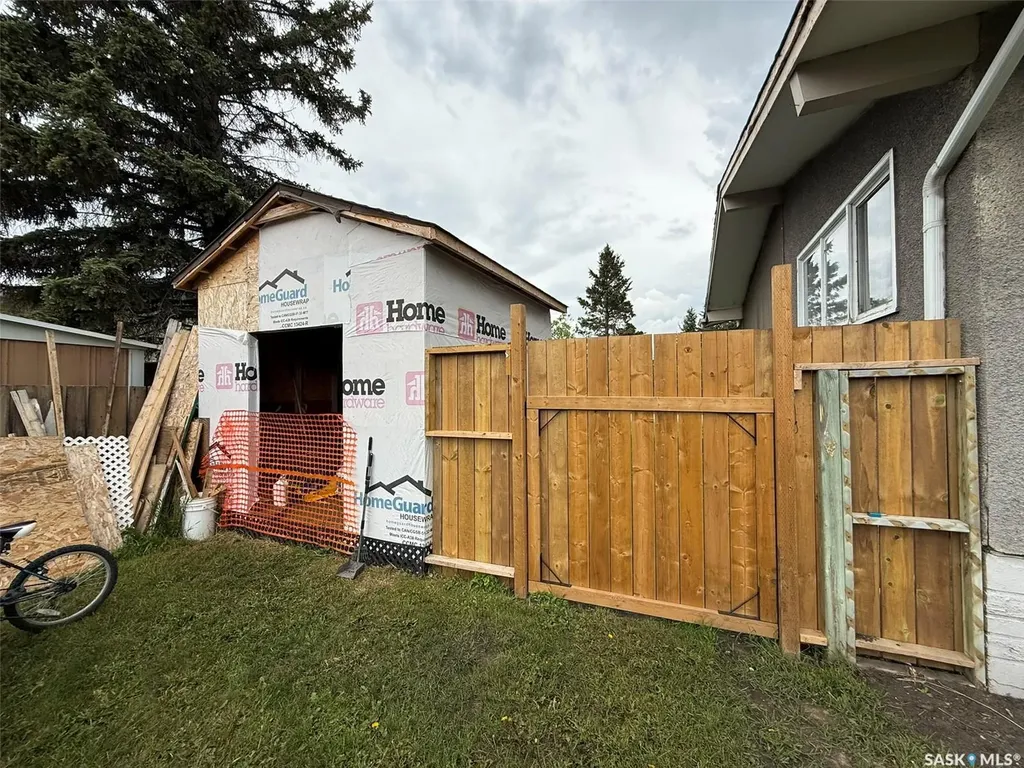 221 Macaskill Avenue Glaslyn SK S0M 0Y0