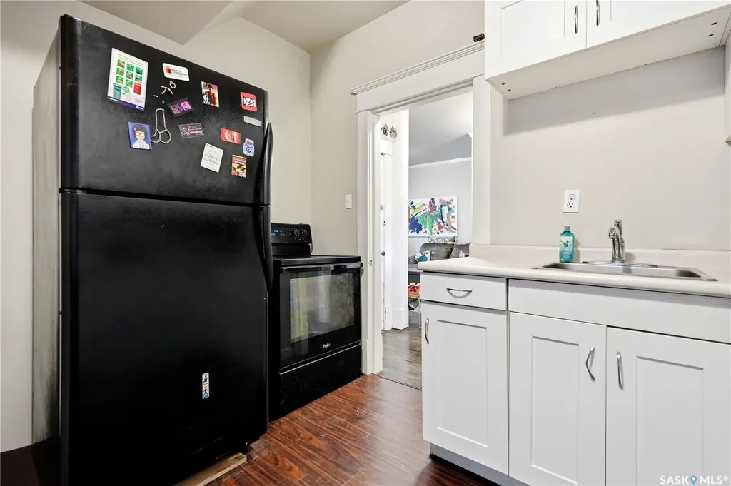 2070 Garnet Street Regina SK S4T 2Z6