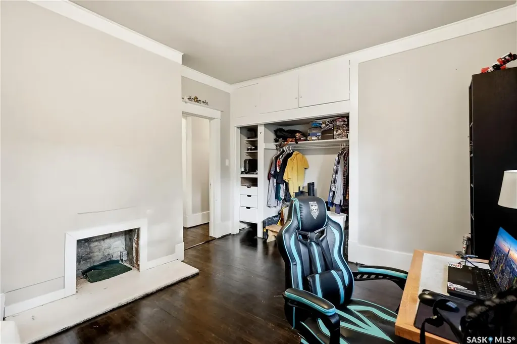 2070 Garnet Street Regina SK S4T 2Z6