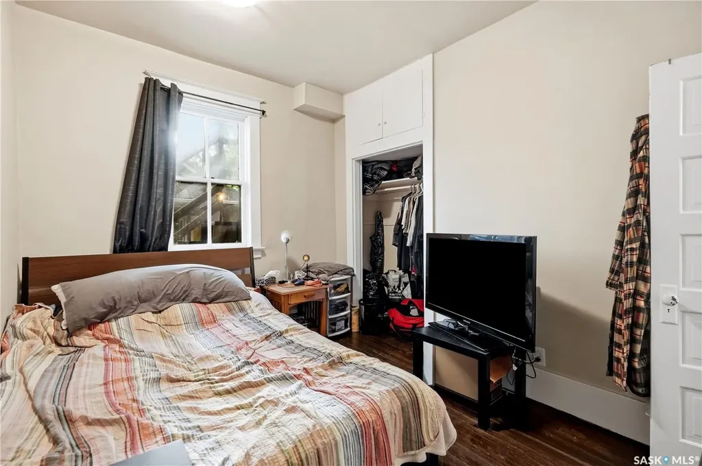 2070 Garnet Street Regina SK S4T 2Z6
