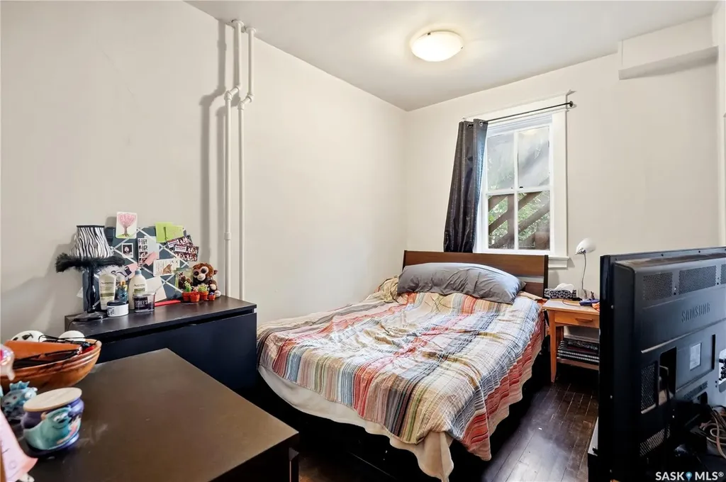 2070 Garnet Street Regina SK S4T 2Z6