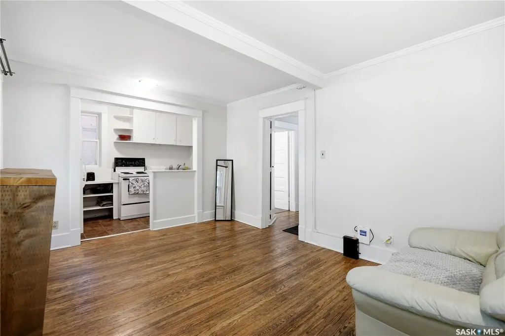 2070 Garnet Street Regina SK S4T 2Z6