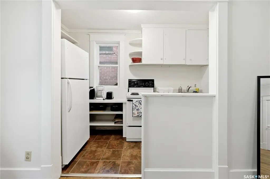 2070 Garnet Street Regina SK S4T 2Z6