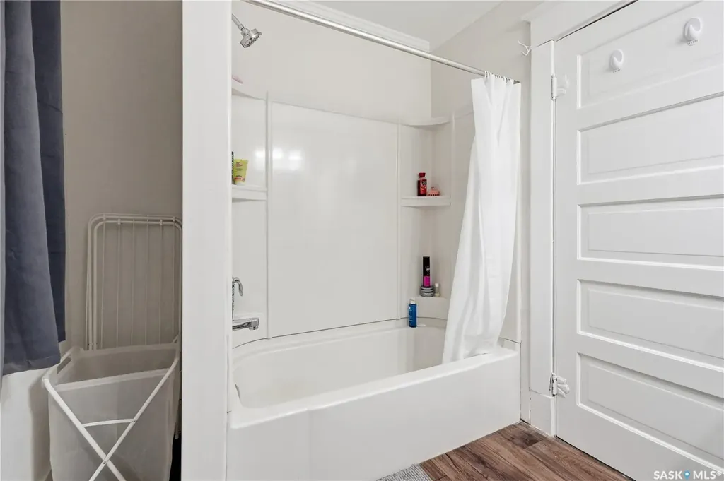2070 Garnet Street Regina SK S4T 2Z6