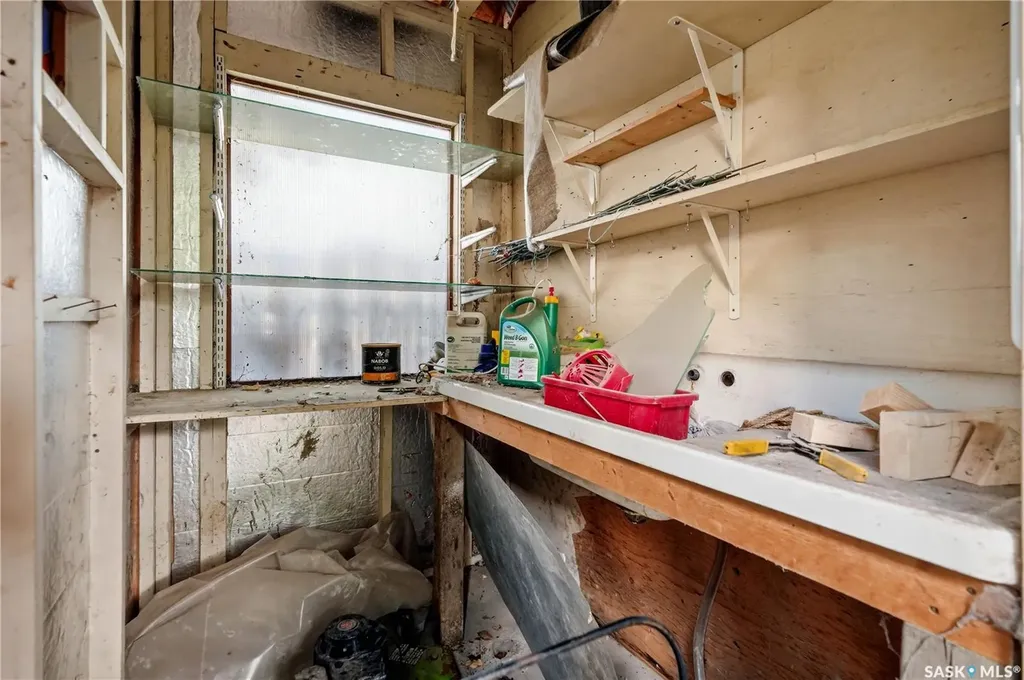 2070 Garnet Street Regina SK S4T 2Z6