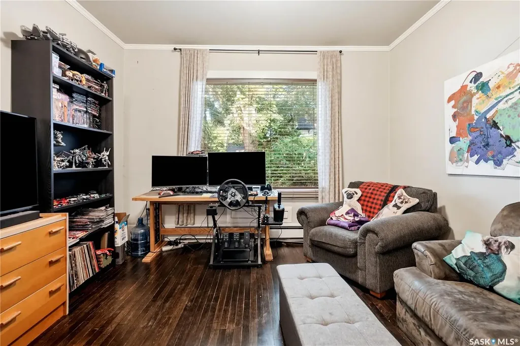 2070 Garnet Street Regina SK S4T 2Z6