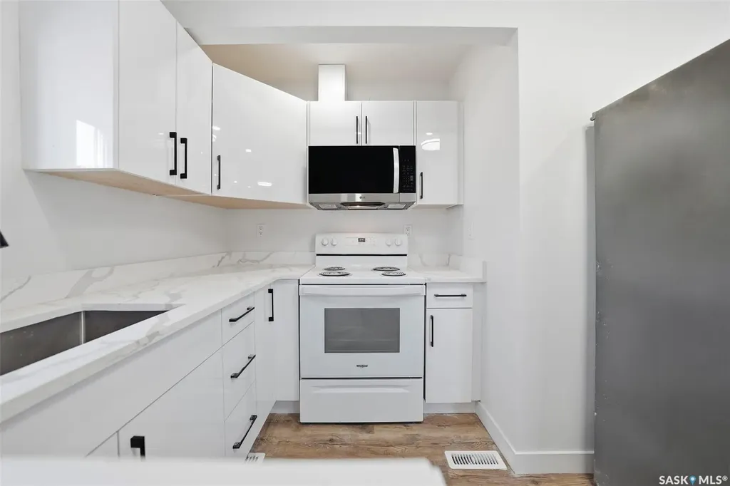 1001 23rd Street W Saskatoon SK S7L 0A6