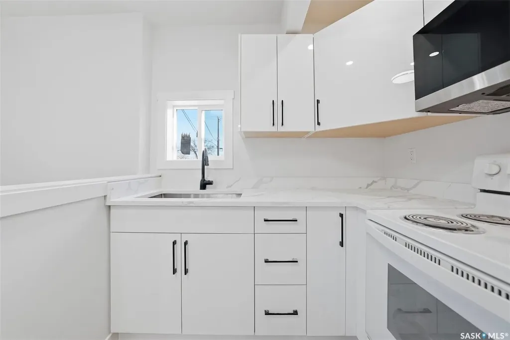 1001 23rd Street W Saskatoon SK S7L 0A6