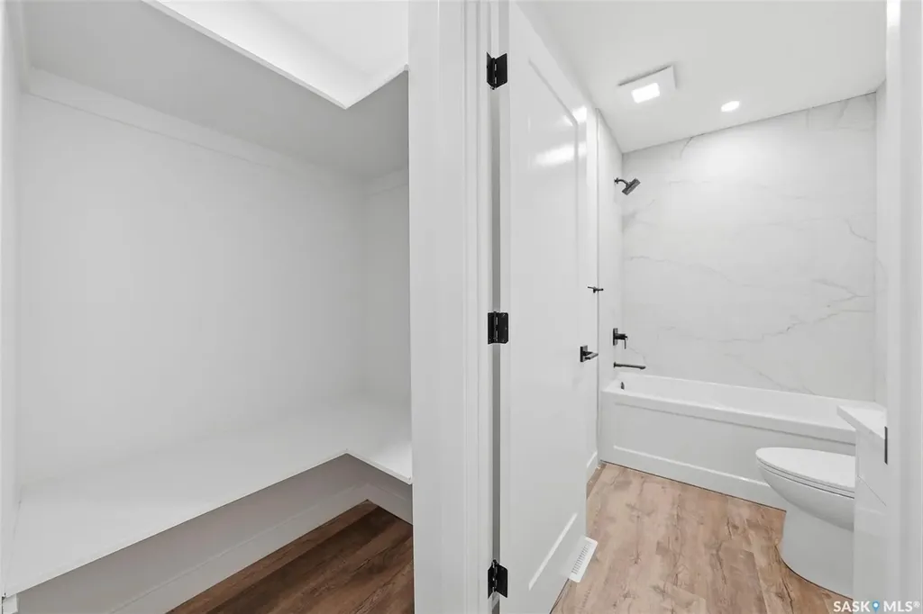 1001 23rd Street W Saskatoon SK S7L 0A6