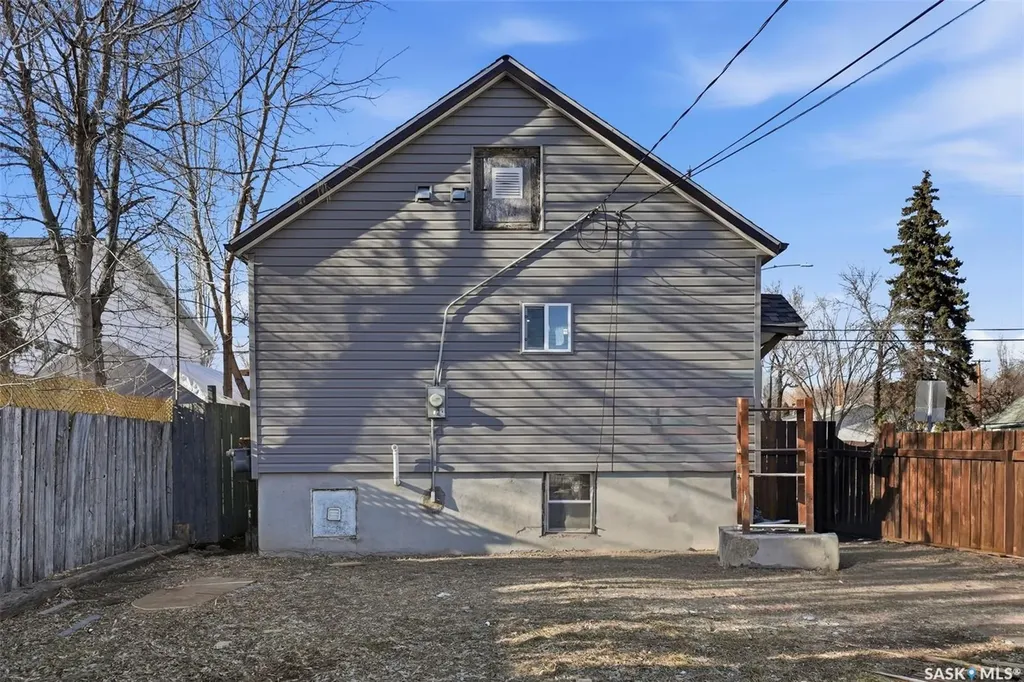 1001 23rd Street W Saskatoon SK S7L 0A6