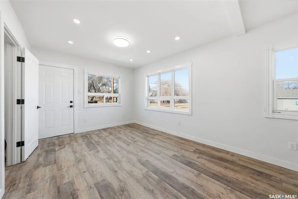 1001 23rd Street W Saskatoon SK S7L 0A6