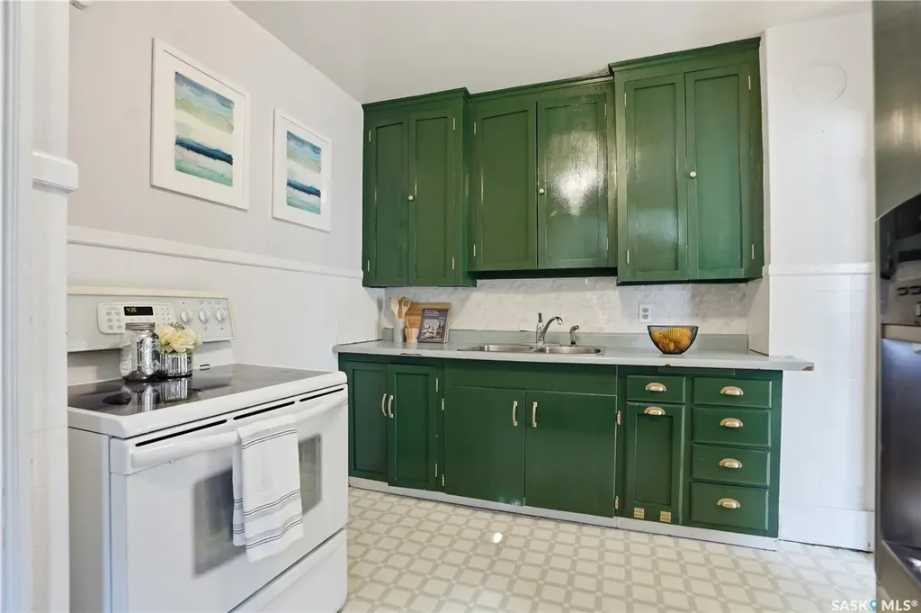 1123 Temperance Street Saskatoon SK S7N 0N7