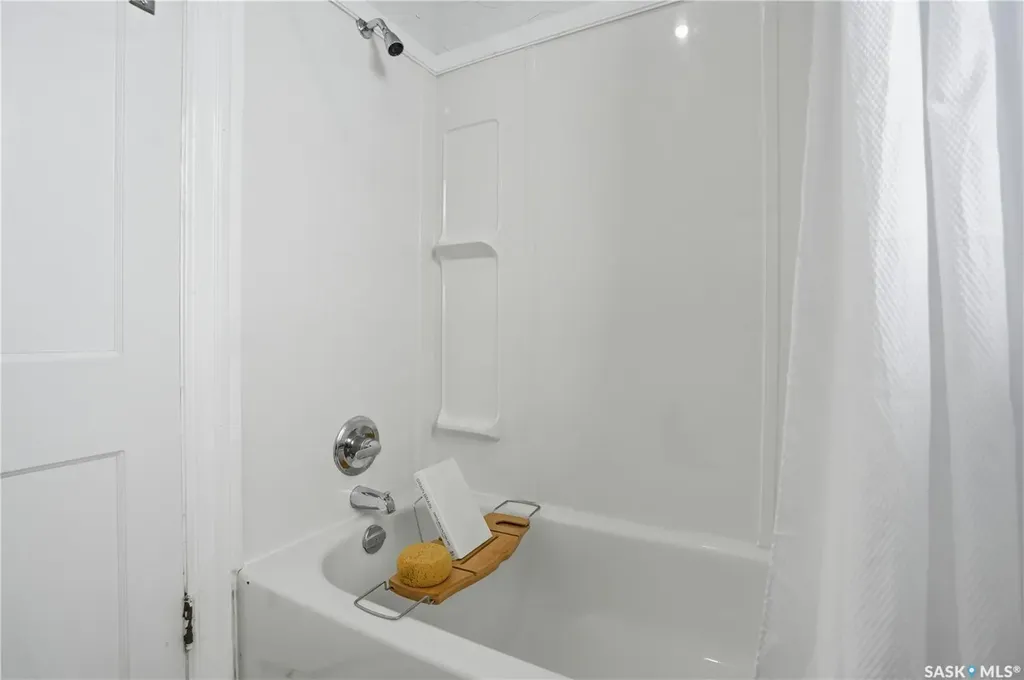 1123 Temperance Street Saskatoon SK S7N 0N7