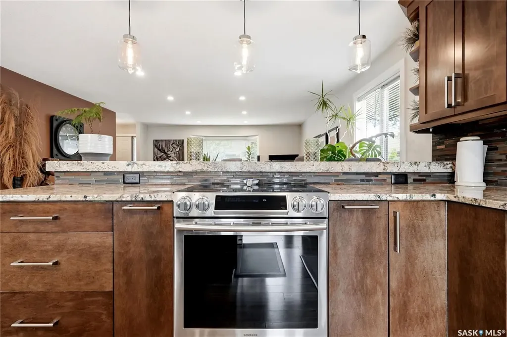3352 Brookshire Lane Regina SK S4V 2R1
