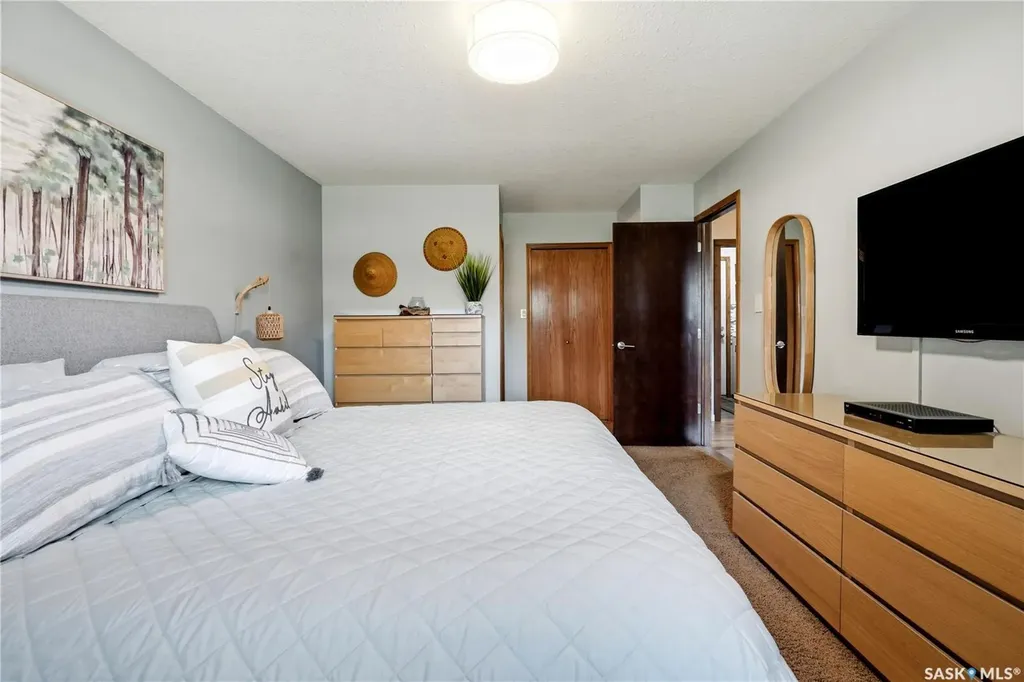 3352 Brookshire Lane Regina SK S4V 2R1
