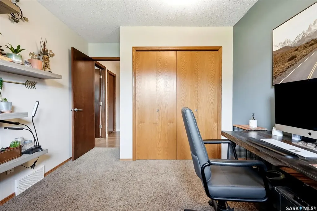 3352 Brookshire Lane Regina SK S4V 2R1