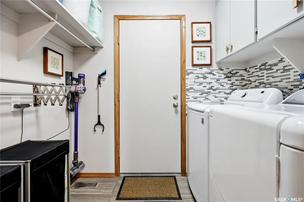 3352 Brookshire Lane Regina SK S4V 2R1