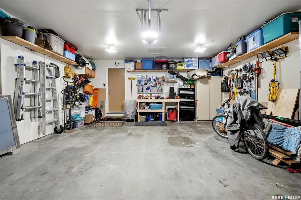 3352 Brookshire Lane Regina SK S4V 2R1